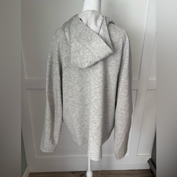 Lululemon Gray Hoodie size 18 in excellent condition - Picture 3 of 4